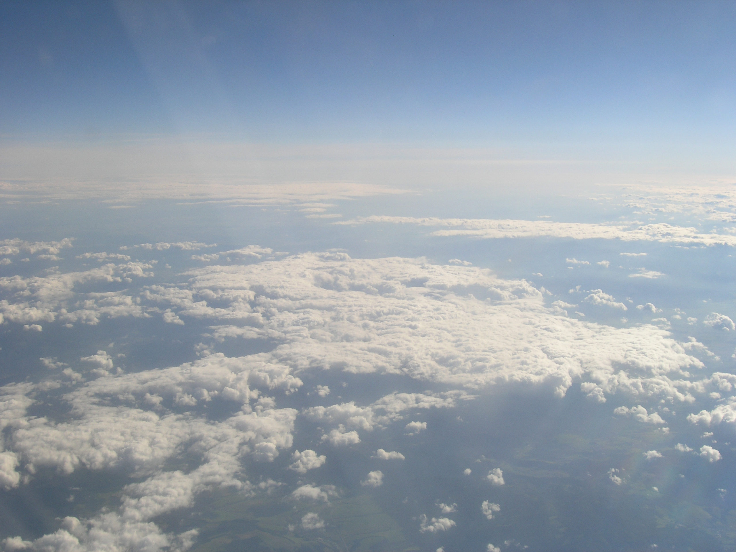 Widok na chmury z samolotu