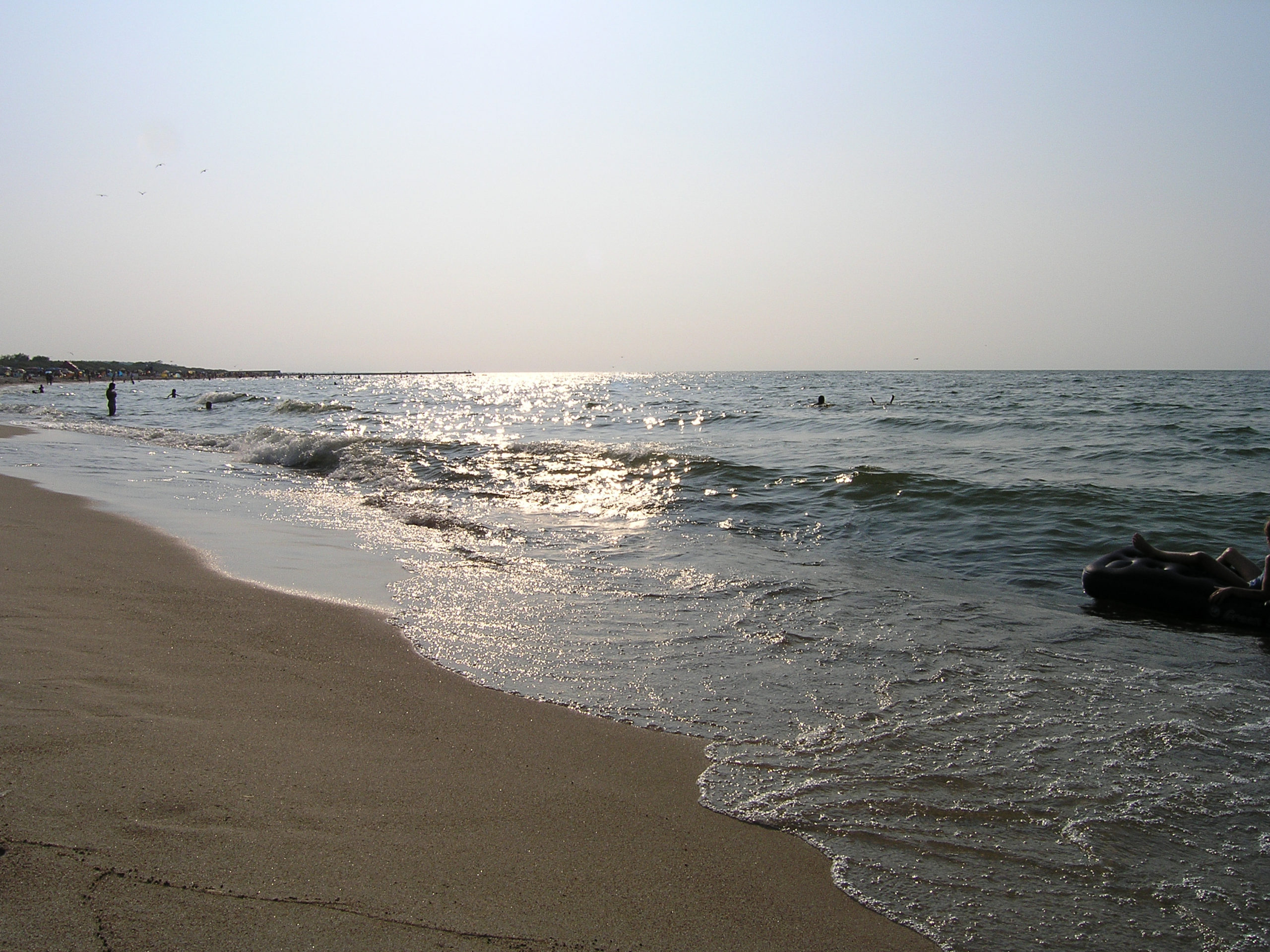 Łeba widok na plażę i morze
