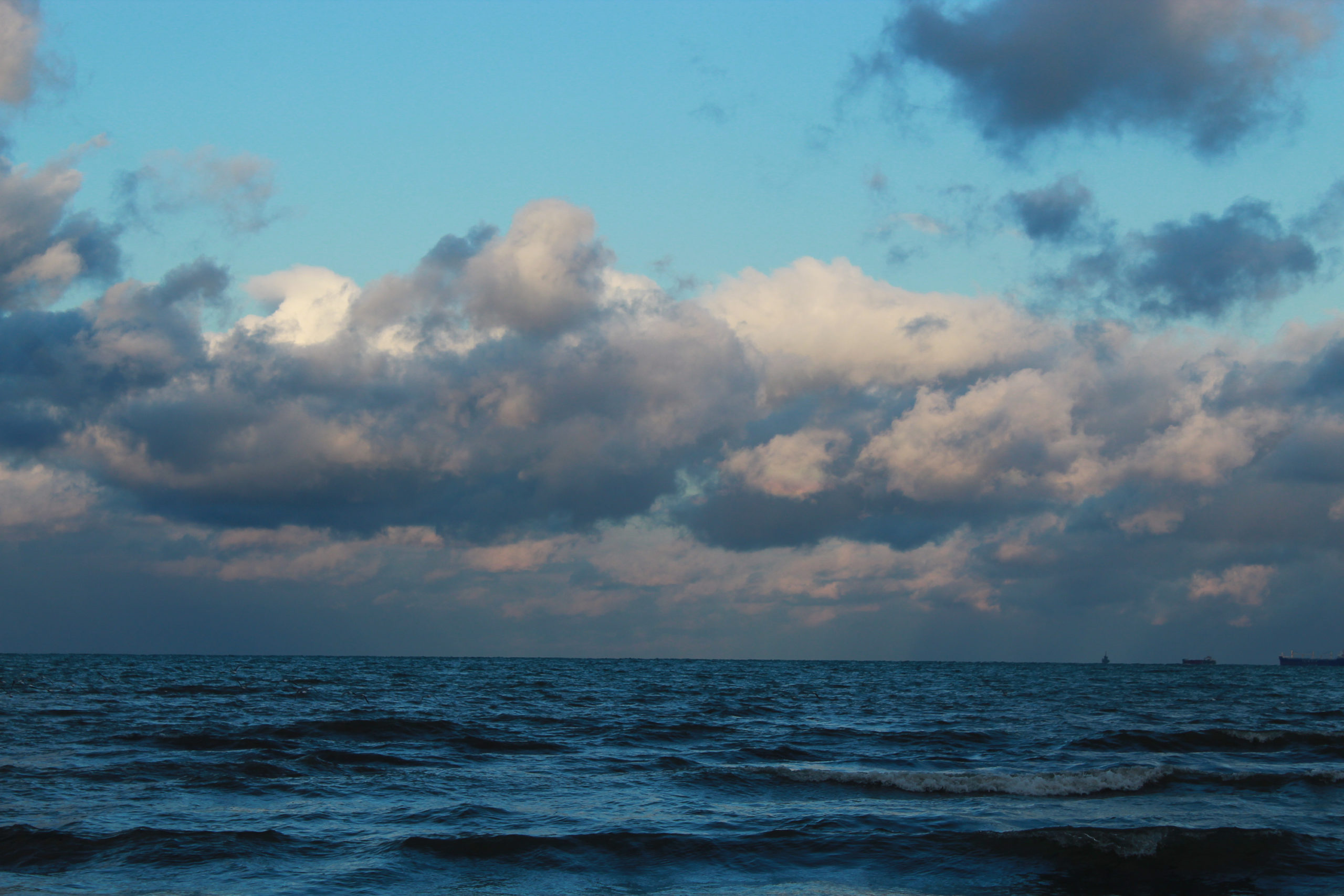 chmury nad morzem